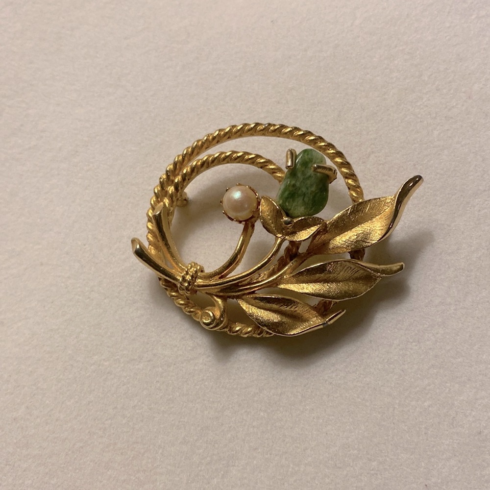 Sarah Coventry Gold Tone Floral Leaf Brooch Pin, 1960s
